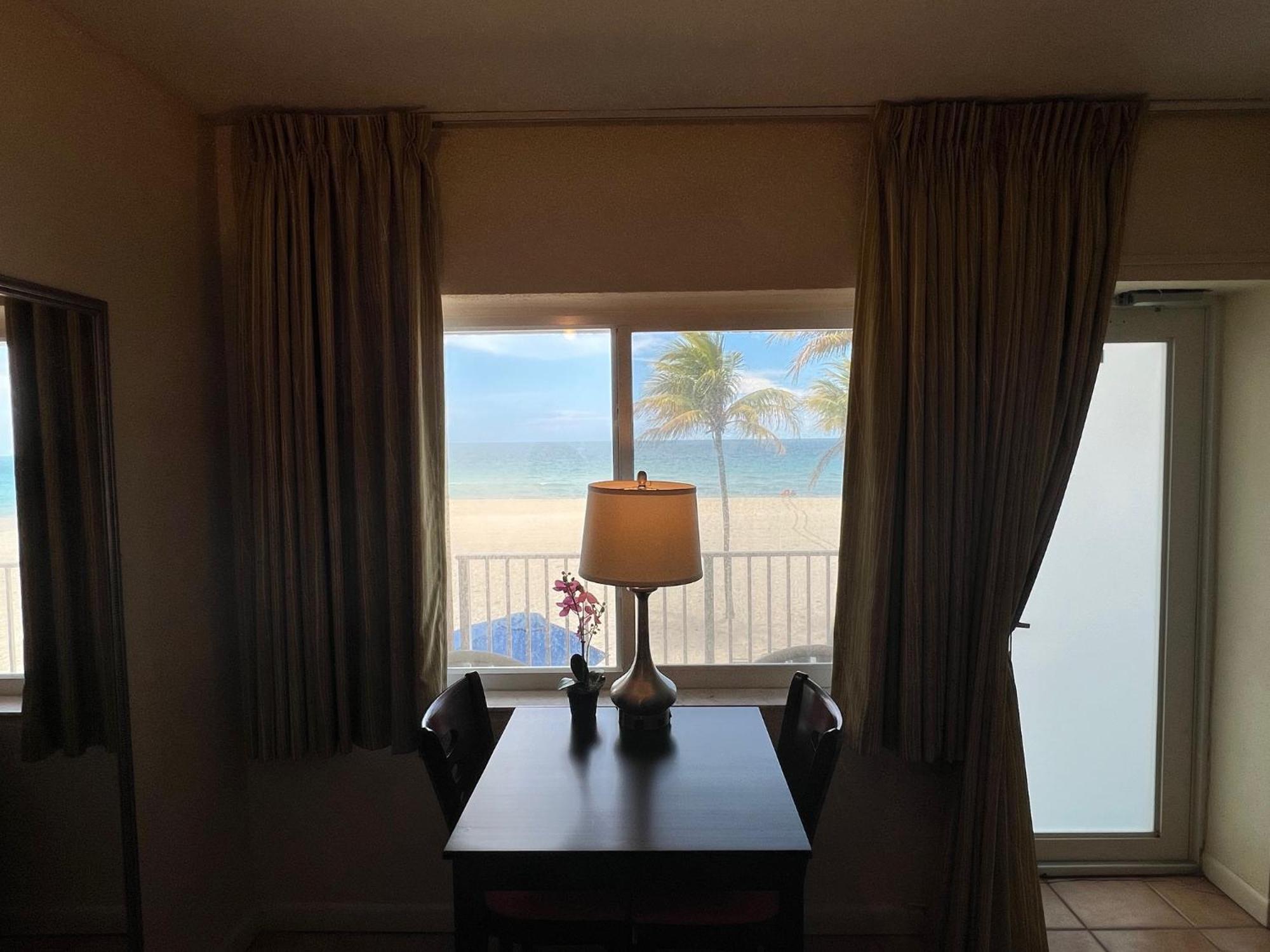 Enchanted Isle Hollywood Beach Resort Екстериор снимка
